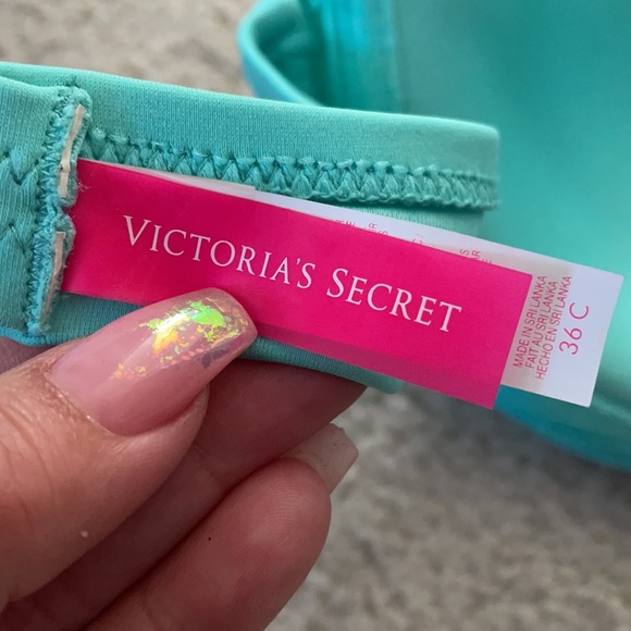 2 Victoria Secret Bikini tops - Picture 4 of 7